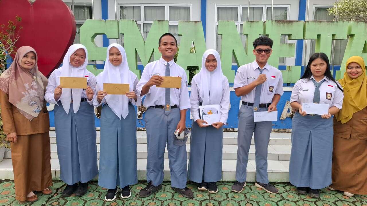 Pembagian Hadiah Peringkat Kelas